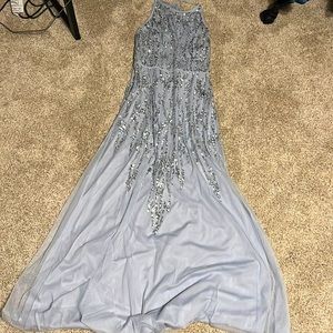 size 3/4, beautiful dress. worn once.